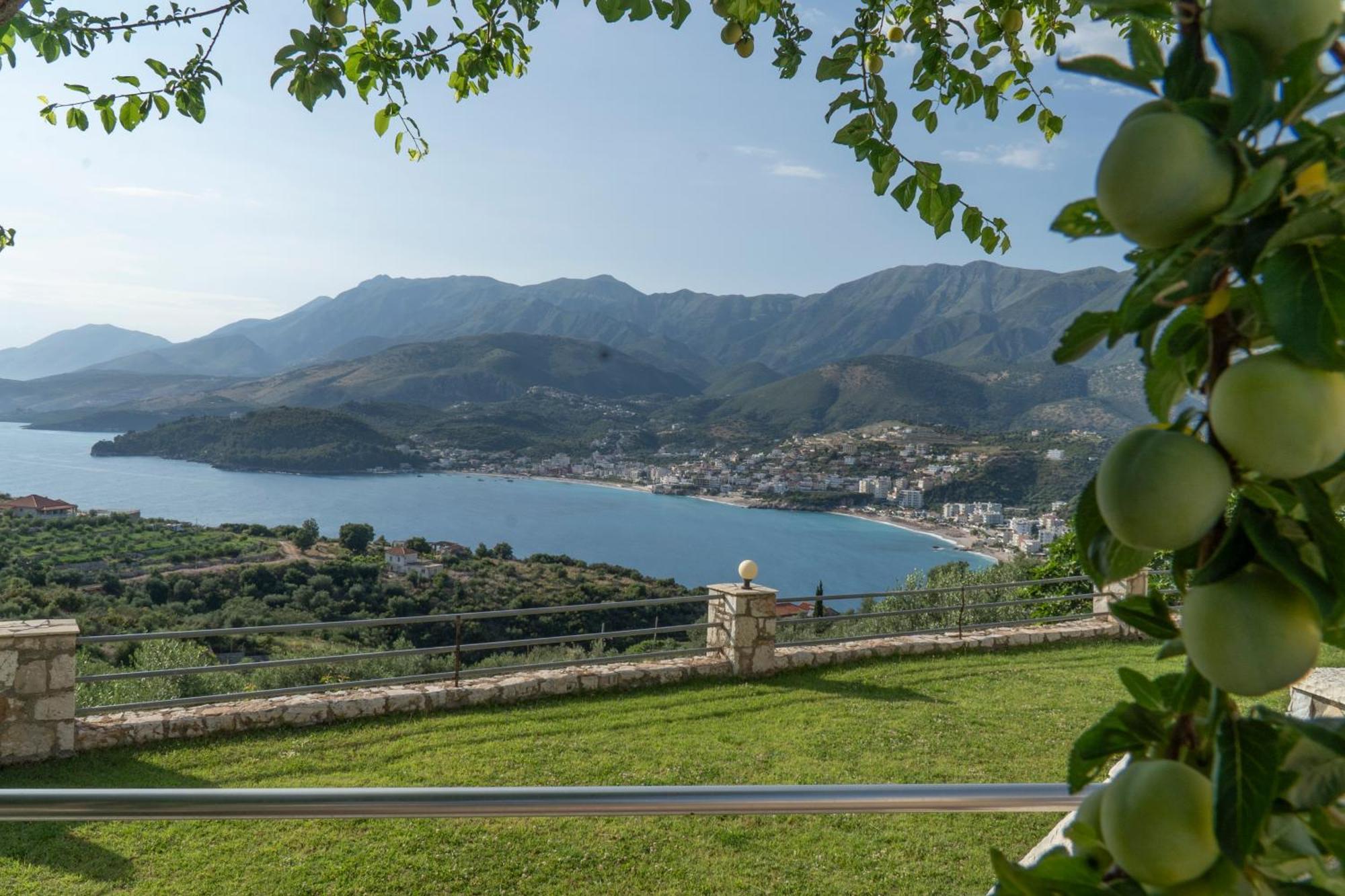 Sunset Serenity Himare Exterior photo